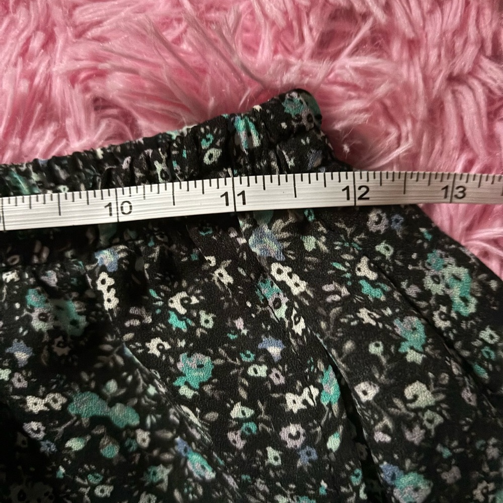 Forever 21 sz S navy background and teal and white floral skirt - Picture 6 of 7